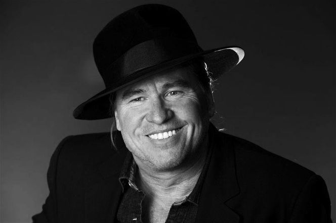Val Kilmer nie żyje. Legendarny aktor zmarł w wieku 65 lat po długiej walce z chorobą nowotworową