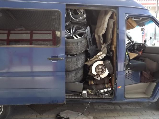 Kradzione BMW X6 na pace dostawczaka