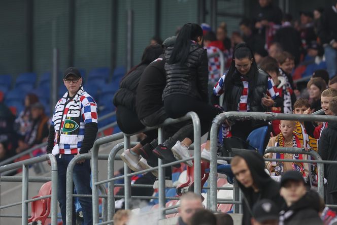 Górnik Zabrze zmierzył się z Zagłębiem Lubin. Kibice rozgrzewali piłkarzy z trybun