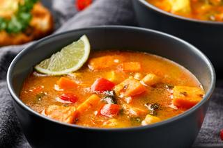 Zupa tajska wege - warzywna porcja energii. Rozgrzeje ciało i duszę