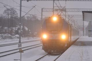 PKP odwołuje pociągi, wielogodzinne opóźnienia. Totalny paraliż na polskiej kolei