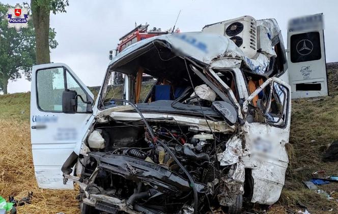 Wyprzedzał na trzeciego, przez niego dwie osoby nie żyją. Choć uciekł z miejsca tragedii, jest już w areszcie