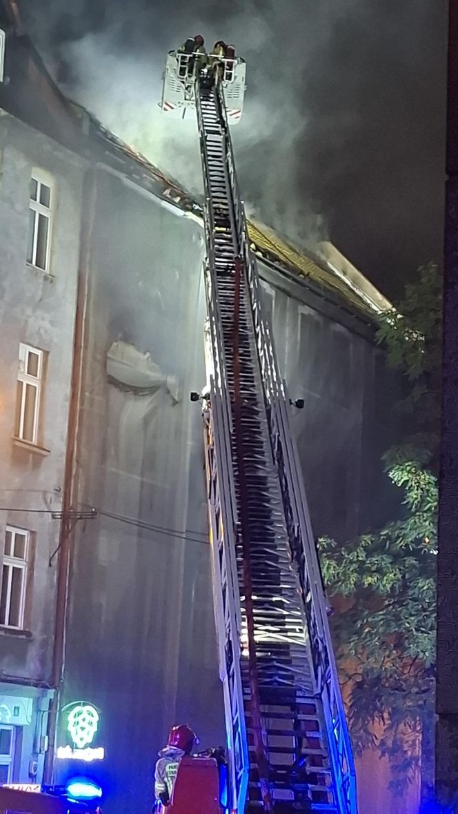 Pożar kamienicy w centrum Katowic