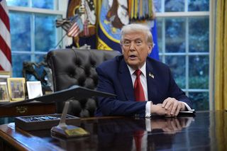 Donald Trump zapowiada 100 proc. cła na leki . Będą też nowe podatki na import