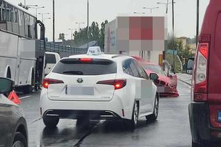 Wypadek w Warszawie. Ruch zablokowany