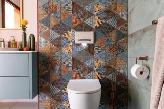 iekawych rozwiązań aranżacyjnych, odpowiedniego wyposażenia i mebli można przekształcić przestrzeń łazienkową w miejsce wyjątkowe i komfortowe.