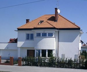 Jaka elewacja domu: siding, tynki zewnętrzne, a może płytki elewacyjne? 