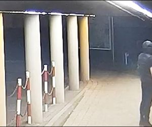 Wandale zniszczyli tablicę Pawła Adamowicza i wulgarnie obrazili prezydentkę miasta