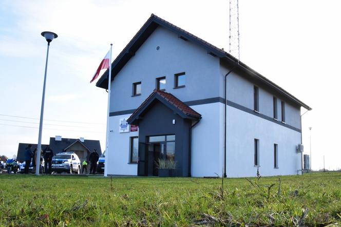 Nowa siedziba policji w Młynarach już otwarta. Kosztowała ponad 3 mln złotych [ZDJĘCIA]