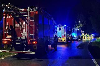 17-latek stracił panowanie nad autem i dachował. Wiózł młodszą i nietrzeźwą pasażerkę