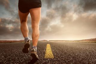 Rozpoczynasz przygodę z bieganiem? Stowarzyszenie Zielona Góro Zacznij Biegać podpowiada, jak się ubrać na trening