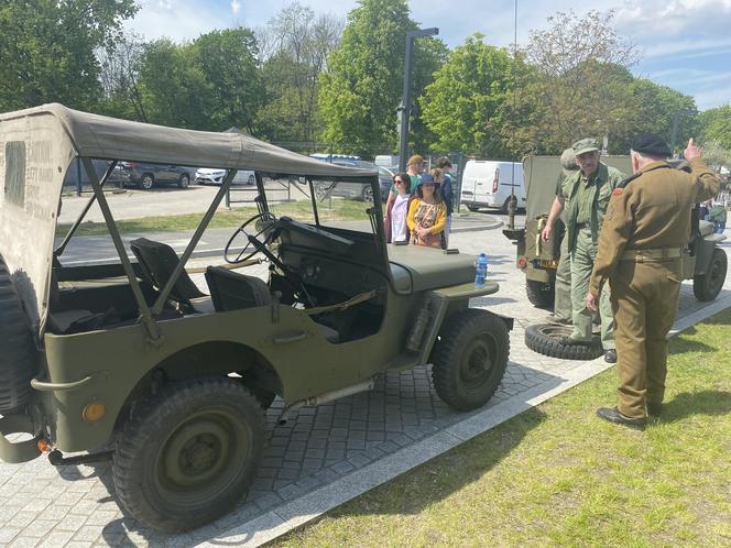 Piknik historyczny przy Muzeum Wojska Polskiego