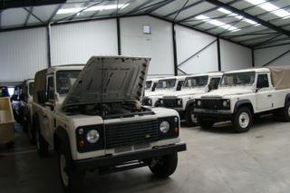 Land Rover Defender NATO