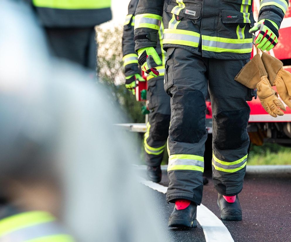 Akcja gaśnicza w rozlewni chemicznej w Słowiku w Łódzkiem. DK 91 pomiędzy Emilią i Ozorkowem jest już przejezdna 