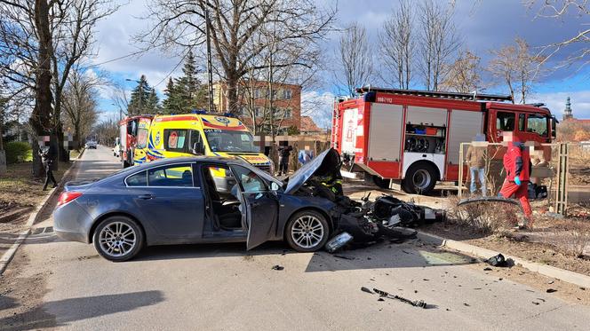 Poważny wypadek w Chełmży. Kierowca samochodu potrącił motocyklistę