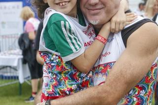 Szymon Wydra z synkiem Rysiem