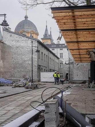 W pasażu Róży praca wre!