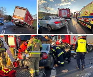 Samochód nagle wjechał pod ciężarówkę. Kierowcy w ciężkim stanie trafili do szpitala 