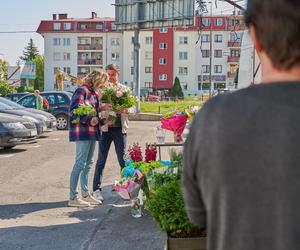 Na Wspólnej odc. 3673: Helena Kopeć (Małgorzata Peczyńska), syn Zbyszka z chłopakiem (Piotr Kliś, Damian Jankowski)