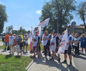 Protest przed siedzibą PKP Cargo w Tarnowskich Górach