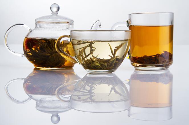 Tee, tea, thé, te, thea, herbata, czaj. Napój z właściwościami leczniczymi