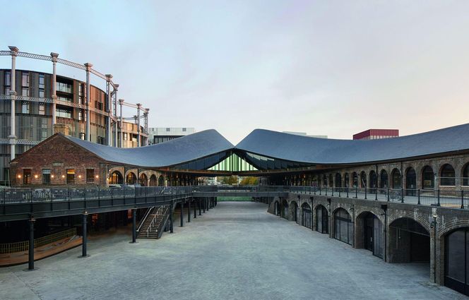 Coal Drops Yard – szklany pocałunek