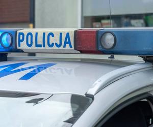 Policyjny pościg za kierowcą w Gdańsku! 25-latek zderzył się z radiowozem i sygnalizatorem 