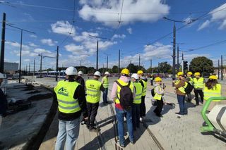 Elektrobusy i nowe tramwaje będą jeździły po Bydgoszczy. Ruszyły pierwsze prace inwestycyjne MZK 