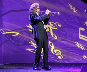 Wodecki „ożył” na scenie w Opolu i zaśpiewał z za grobu w duecie