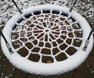 Pierwszy śnieg w Przemyślu. IMGW wydaje alerty dla Podkarpacia na weekend