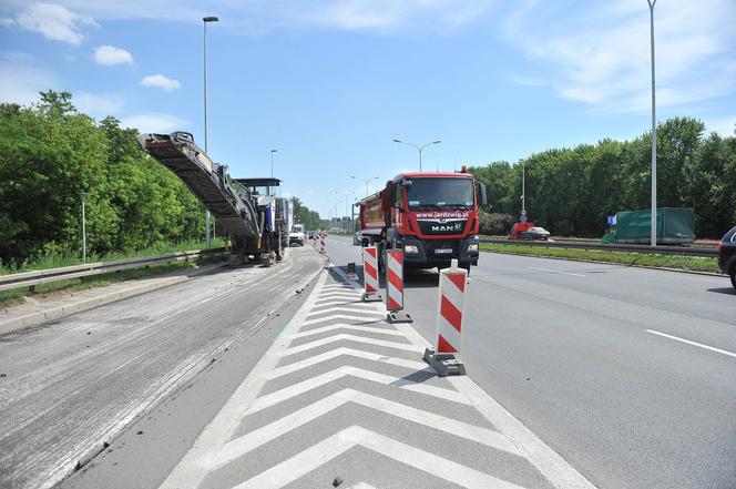 Naprawiają Wisłostradę. Nawierzchnia pękła, bo budują kolektor