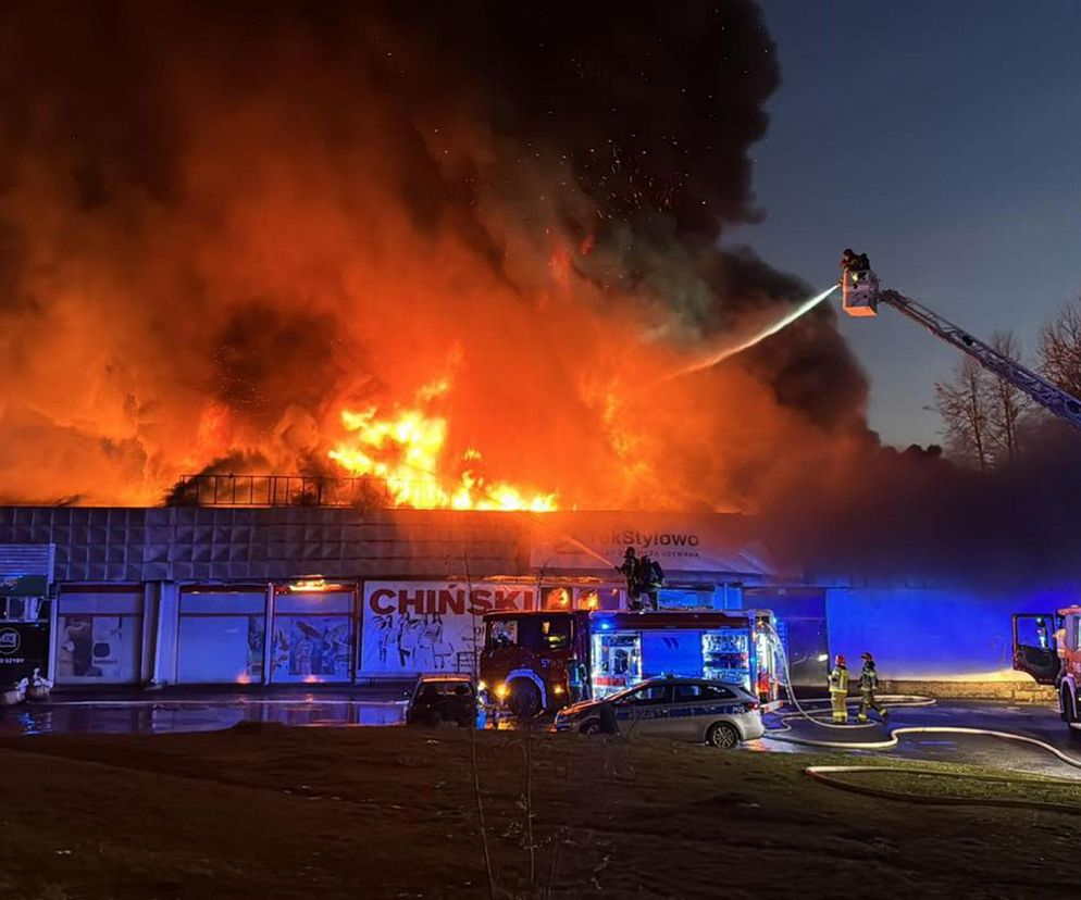 Pożar w Rudzie Śląskiej. Pali się chiński market