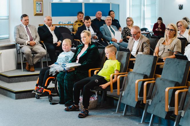 Rodzina Tymka Kalaty wymieniła się prezentami z prezydentem i radnymi