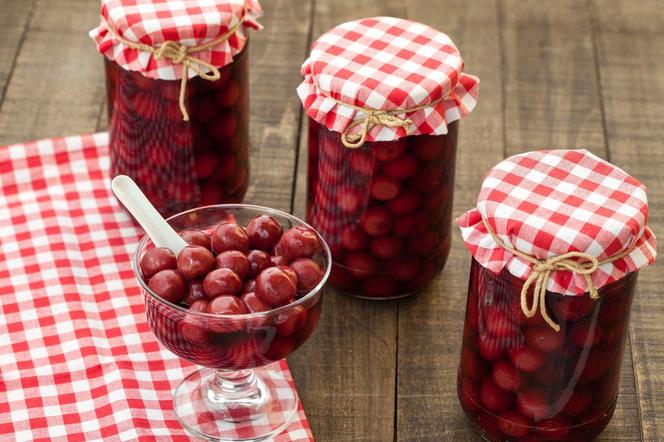 Kompot z czereśni jak u babci. Sprawdzony przepis na domowy kompot czereśniowy