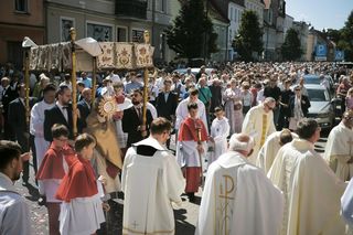 Procesja Bożego Ciała przeszła ulicami Leszna [zdjęcia]