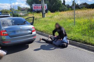 Przestępcy zatrzymani na drodze w okolicach Strykowa