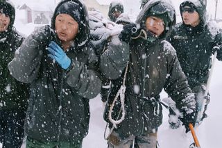 Indie. Kilkadziesiąt osób uwięzionych pod śniegiem po zejściu lawiny