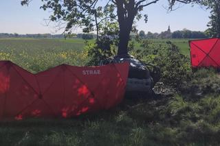 Śmiertelny wypadek pod Oławą. Kierowca mazdy zginął w płomieniach