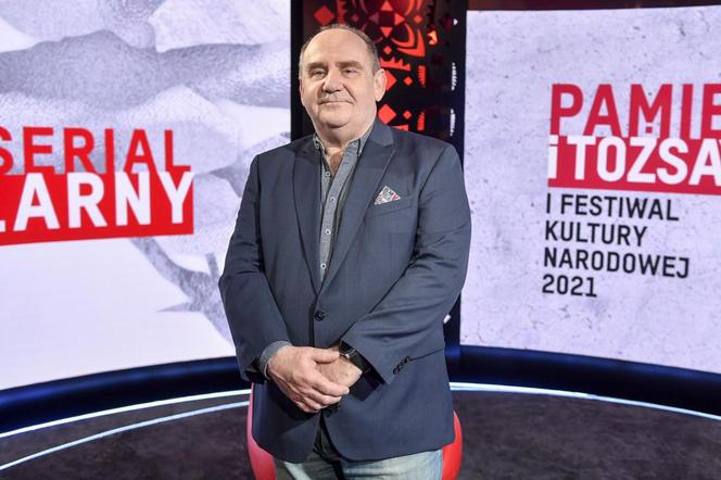 Zasłynął jako Andrzej Jakubowski z "Barw szczęścia". Tak przez lata zmieniał się Sławomir Orzechowski. Co za metamorfoza!