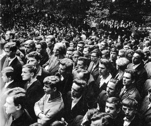 Pielgrzymki mężczyzn do Piekar Śląskich były kolcem w oku komuny. Mężczyźni i tak szli