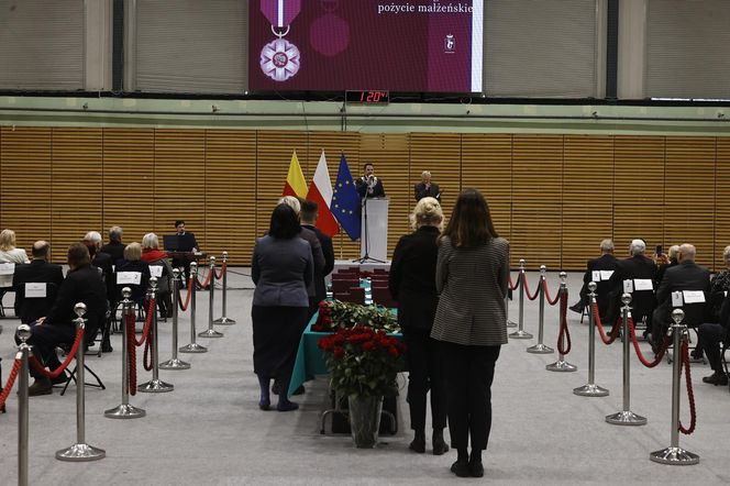 Te pary przeżyły w małżeństwie ponad 50 lat. Prezydent ich za to nagrodził