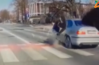 Kraków: DRASTYCZNE wideo z potrącenia kobiety na hulajnodze! Sprawca trafił w ręce policji 