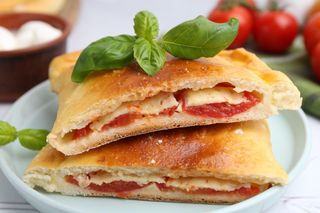 Prosty obiad z air fryera. To calzone smakuje wyśmienicie