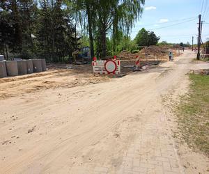 Wybudowanie nowego, dłuższego o 25 metrów wiaduktu, ma umożliwić poprowadzenie po nim dwóch jezdni autostrady A2 wraz z drogami serwisowymi.