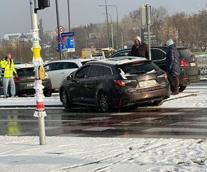 Pierwszy śnieg w Warszawie. Zablokowana Dolina Służewiecka