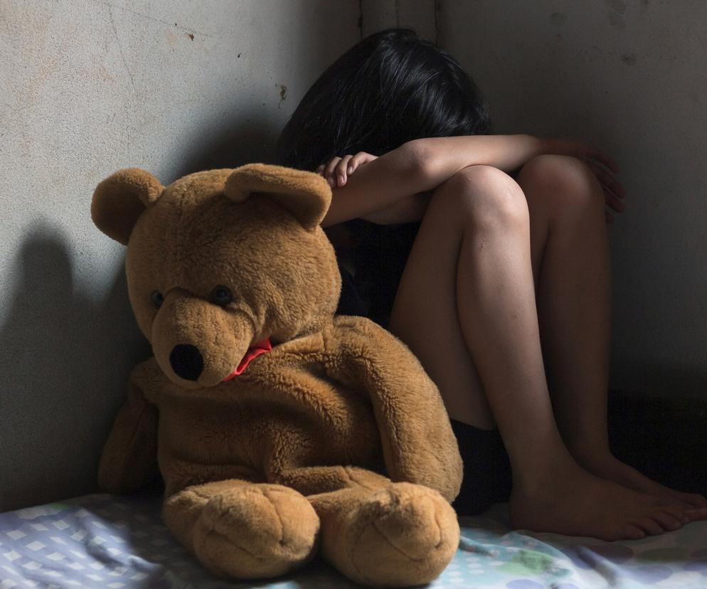 10-latka zgwałcona i zapłodniona przez pedofila. Jej matka BRONI sprawcy!