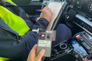 Chwile grozy o poranku. Kierowca autobusu zatrzymany tuż przed kursem