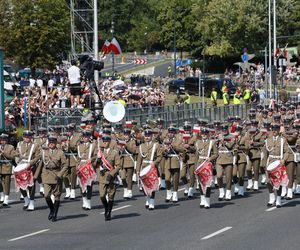 Defilada wojskowa 15 sierpnia w Warszawie. Święto Wojska Polskiego w stolicy