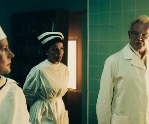 Czarna śmierć. Andrzej Zajdler (Cezary Pazura), Łucja Winter (Agnieszka Podsiadlik)