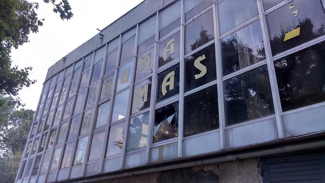 Basen "elanowski" tuż przed wyburzeniem